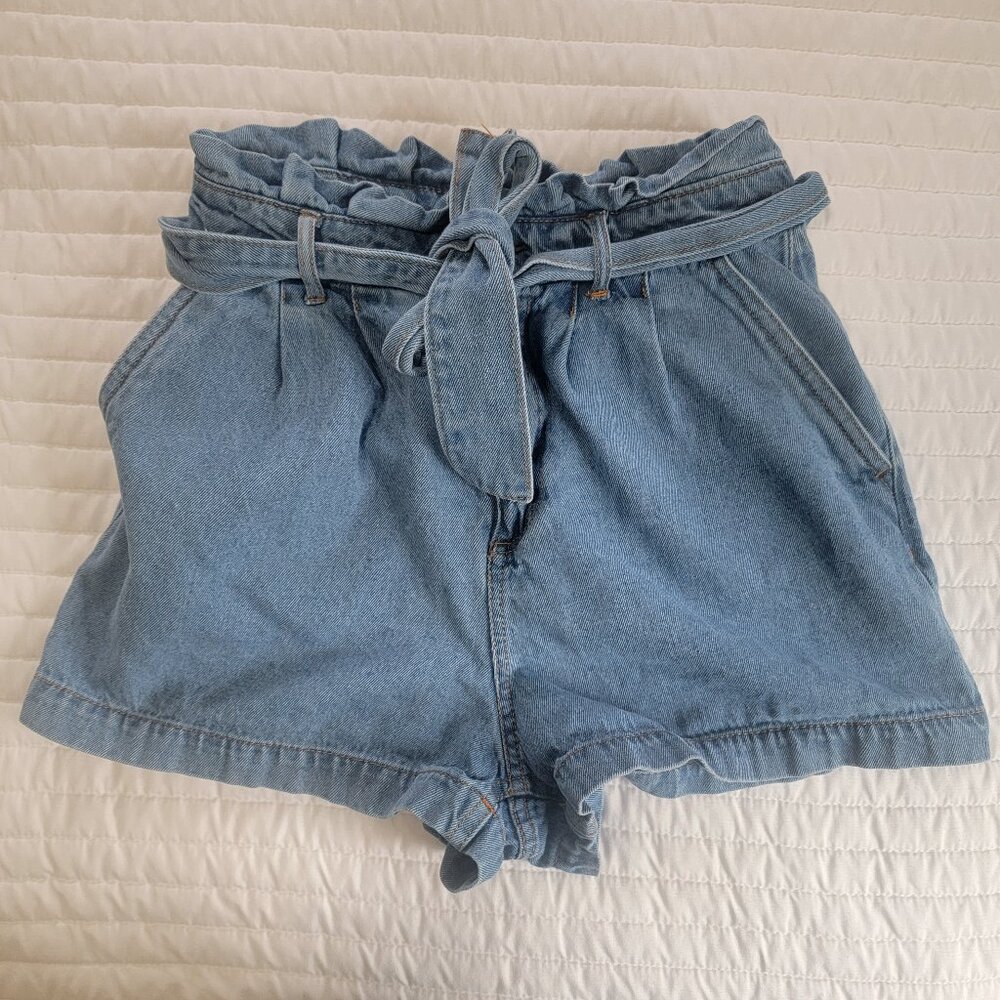 Forever 21 Paperbag Waist Denim Shorts with Removable Belt Small